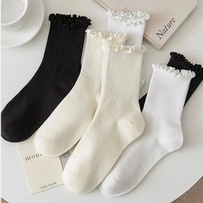 Chaussettes à volants femme portées – vue lifestyle printemps casual – Get ta chaussette