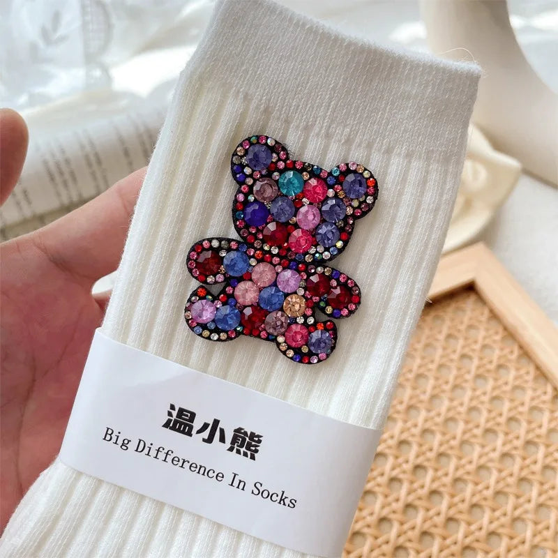 Chaussettes ourson brillant portées au quotidien