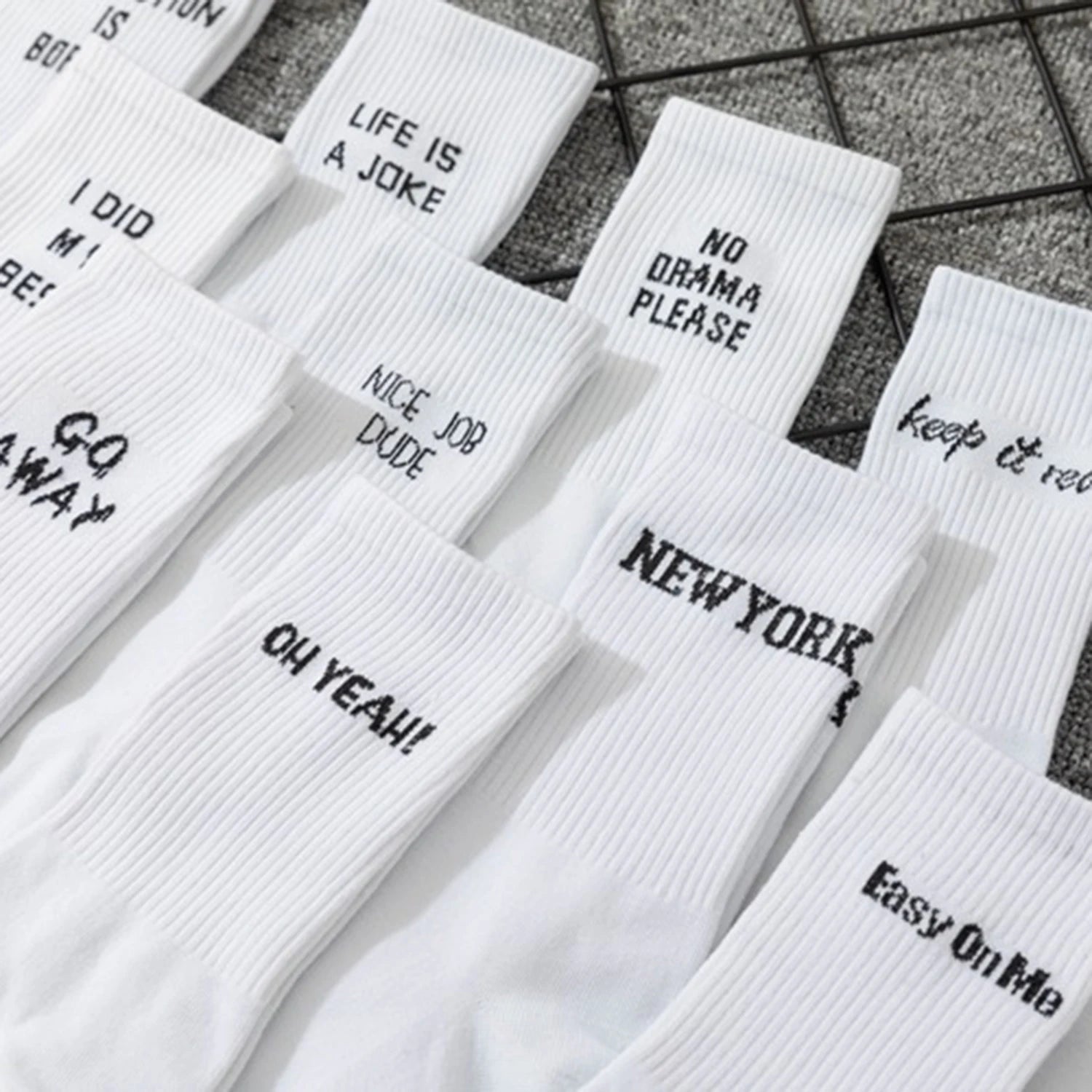 Chaussettes blanches avec messages Go Away, New York, Oh Yeah – Get ta chaussette