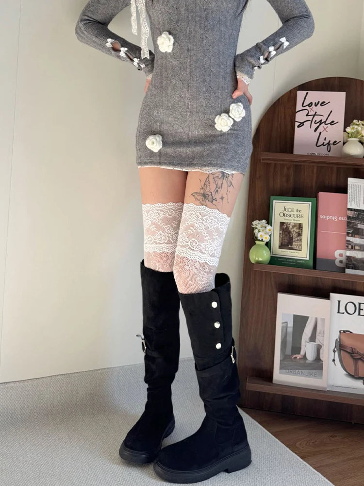 Chaussettes résille lolita dentelle – portées cosplay